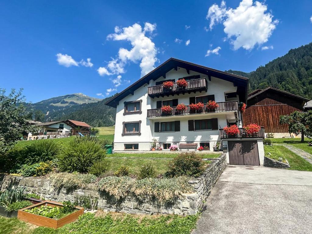 Appartement Haus Netzer Elisabeth à Sankt Gallenkirch Extérieur photo
