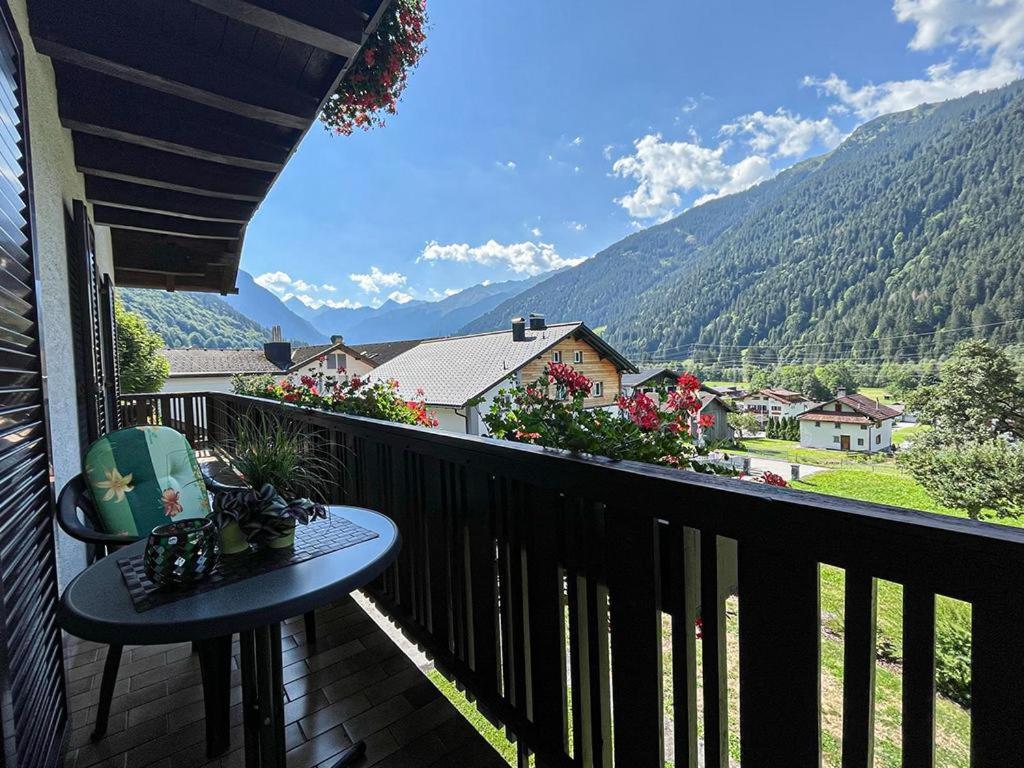 Appartement Haus Netzer Elisabeth à Sankt Gallenkirch Extérieur photo